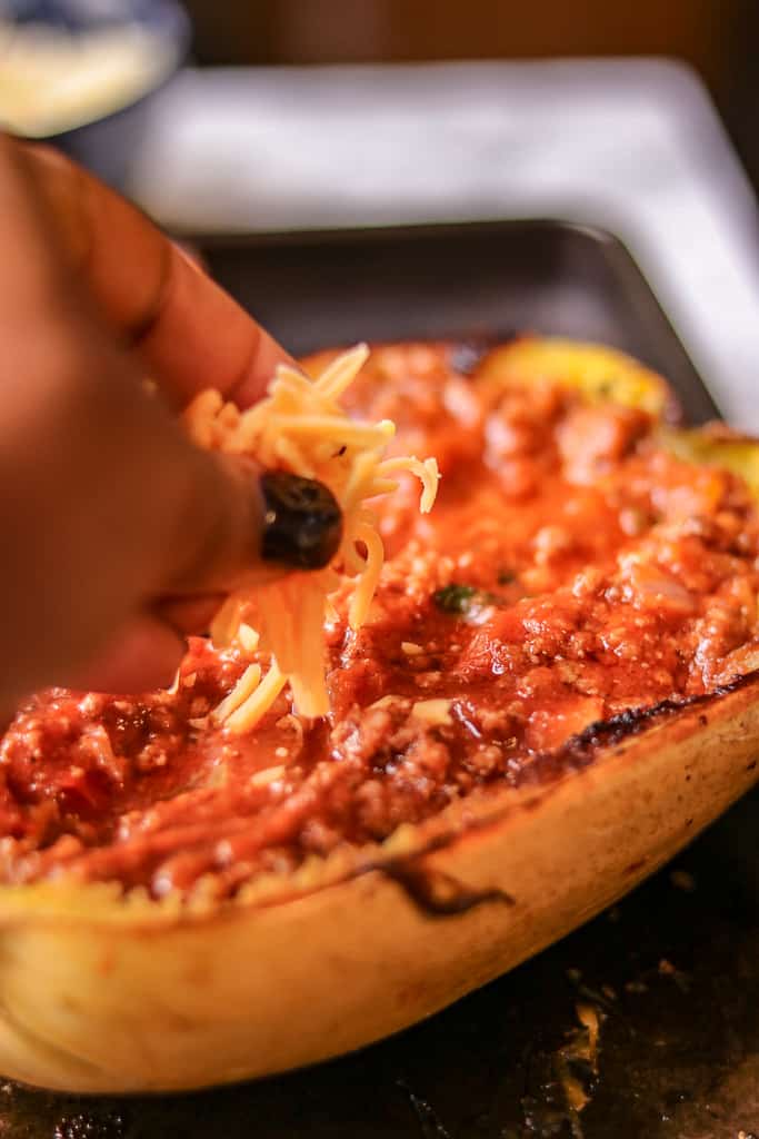 How to Cook Spaghetti Squash Boats - Savory Thoughts - Here’s the right way to cook spaghetti squash boats! This method will leave you with a juicy, tender, spaghetti-like experience every single time. Full of fiber and other nutritious value. 