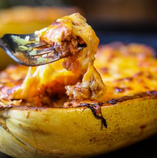 How to Cook Spaghetti Squash Boats - Savory Thoughts - Here’s the right way to cook spaghetti squash boats! This method will leave you with a juicy, tender, spaghetti-like experience every single time. Full of fiber and other nutritious value. 