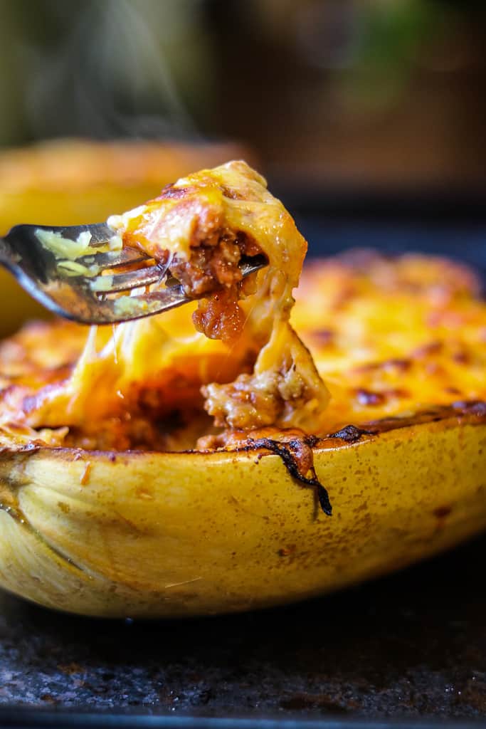 How to Cook Spaghetti Squash Boats - Savory Thoughts - Here’s the right way to cook spaghetti squash boats! This method will leave you with a juicy, tender, spaghetti-like experience every single time. Full of fiber and other nutritious value. 