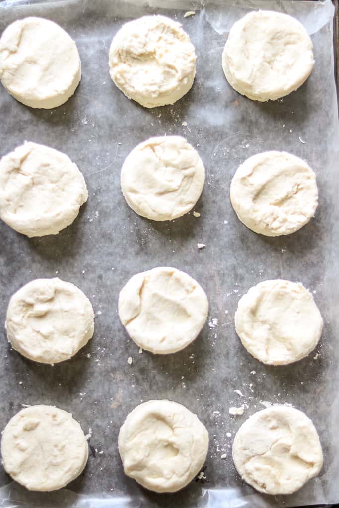 How to make gluten-free biscuits - Gluten-free biscuits made completely from scratch, buttery, soft, and gluten-free. This recipe is made with all butter and no xanthan gum! How to make gluten-free biscuits - Gluten-free biscuits made completely from scratch, buttery, soft, and gluten-free. This recipe is made with all butter and no xanthan gum!