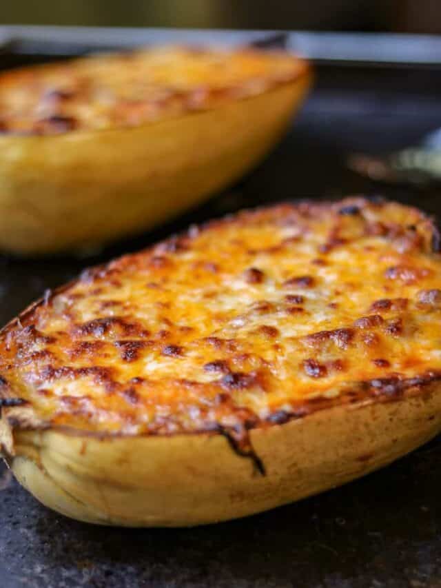 How to Cook Spaghetti Squash Boats - Savory Thoughts - Here’s the right way to cook spaghetti squash boats! This method will leave you with a juicy, tender, spaghetti-like experience every single time. Full of fiber and other nutritious value. 