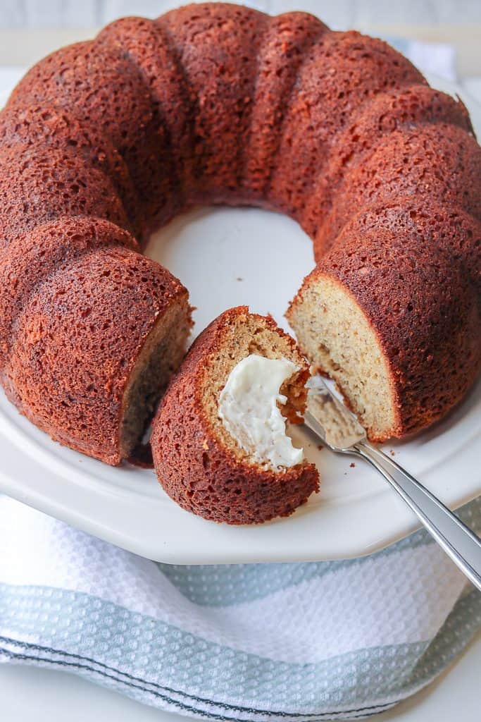 Plantain Bread - Plantain Cake - Savory Thoughts. If you are not familiar with plantain bread (plantain cake), you are in for a treat. This bread is gluten-free, delicious, and is a perfect alternative to banana bread and a great way to use your ripe plantains. It is great for breakfast. #plantainbread #plantaincake #plantainbreadpaleo #plantainbreadrecipes #Plantaintainbreadaip #plantainbreadglutenfree