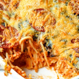 This pizza spaghetti is a perfect combination of kids’ favorite meals. There’s absolutely nothing better than combining Pizza and Spaghetti into one dish to create an easy no fuss meal!