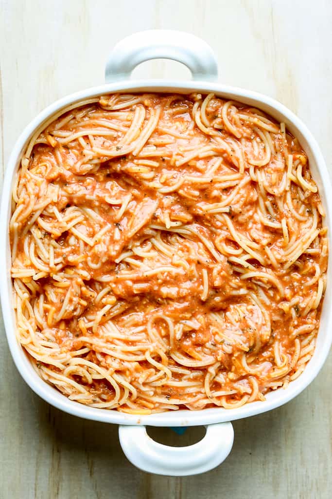 This pizza spaghetti is a perfect combination of kids’ favorite meals. There’s absolutely nothing better than combining Pizza and Spaghetti into one dish to create an easy no fuss meal! The BEST Spaghetti Pizza Casserole EVA!