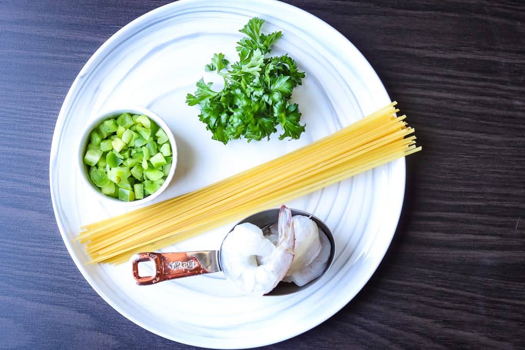 list of ingredients to make shrimp linguini pasta.