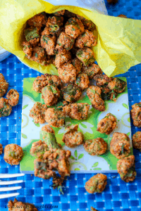 Air fried okra bites: Serve warm with your favorite dipping sauce. #airfriedokra #airfryerfriedokra #freshokra #friedokrarecipe #airfryerfrozenokra