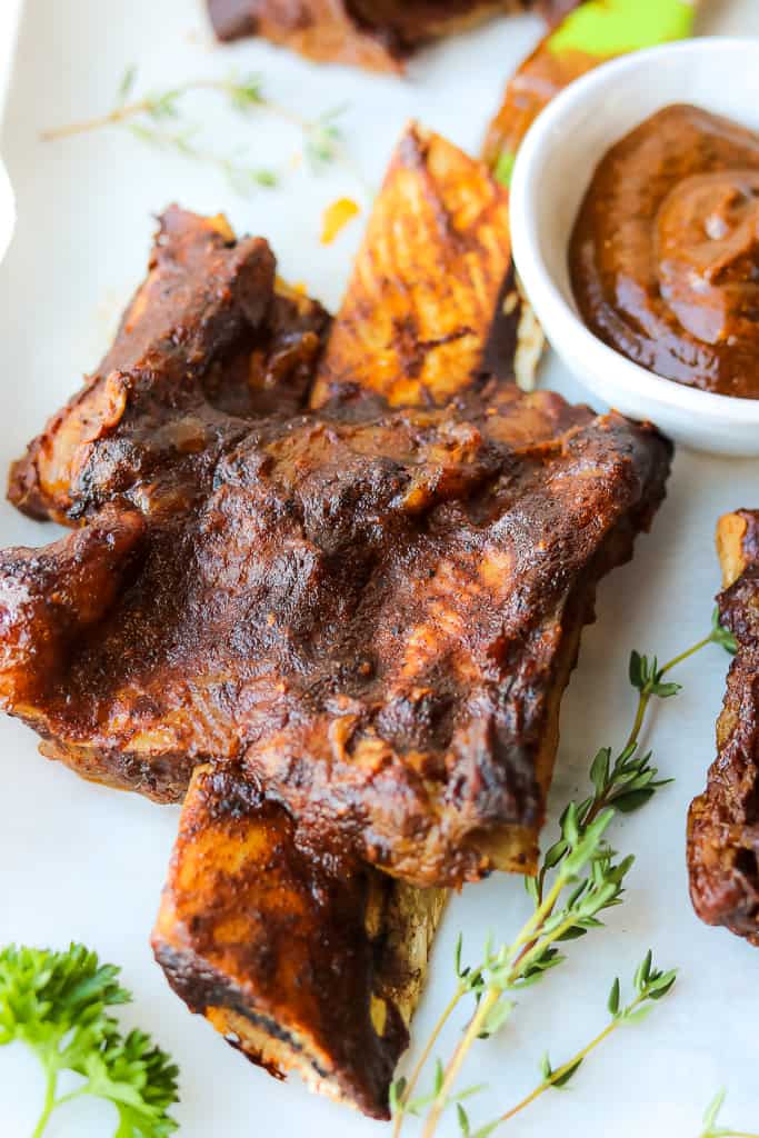 Instant Pot Beef Back Ribsは、最もジューシーな骨付きリブ料理です。 このレシピでは、自家製マンゴーBBQジャークソースを塗って、カリブ海の小さな味をお届けします。 #instantpotbeefbackribs #howtocook #BBQbeefribs #pressurecookerribs