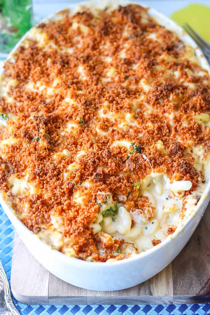 Baked Mac And Cheese with Broccoli wonder that's prepared with a homemade cheese sauce, broccoli, and completed with a crunchy bread crumb topping! #bakedmacandcheese #withbreadcrumbs ##homemade ##best #cheesy ##casserole ##withbroccoli