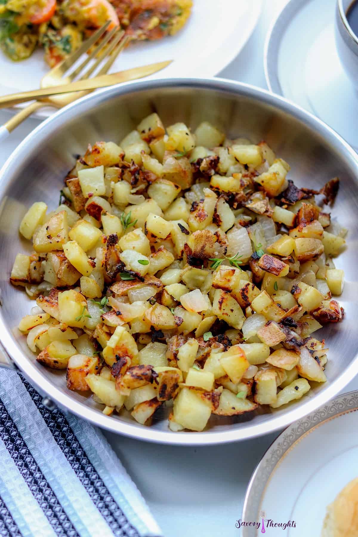 Easy potatoes for breakfast in skillet