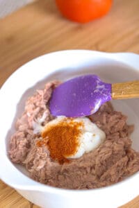 tuna, blue cheese and cayenne pepper in a bowl