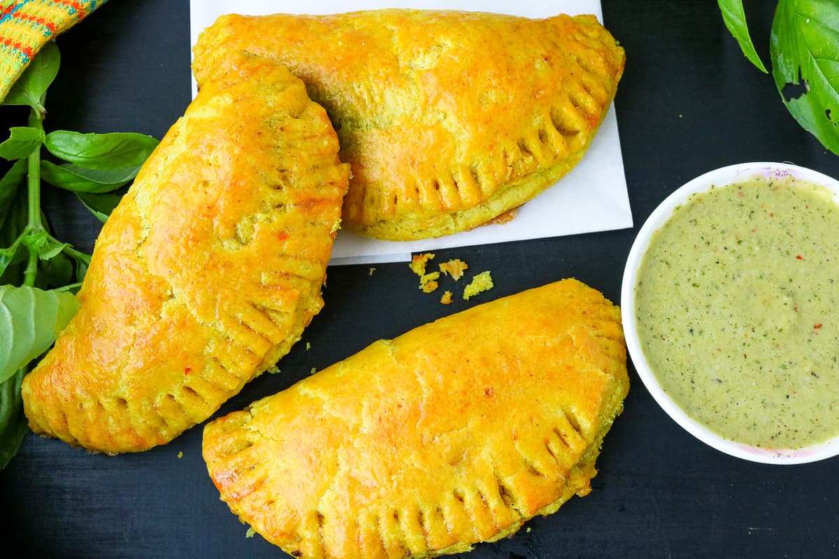 HOW TO MAKE JAMAICAN BEEF PATTIES, Meat Pie, Street Food, Jamaican Beef  Patty Recipe