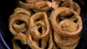 onion rings in air fryer basket