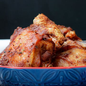 horizontal view picture of chicken on plate
