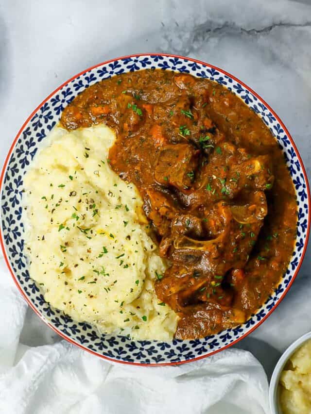 stew and turnip mas in plate
