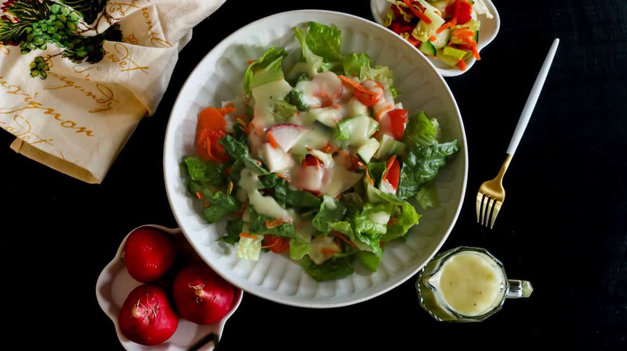 garden salad in large bowl