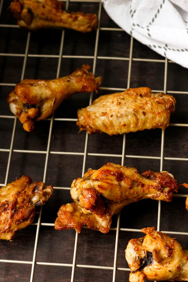 https://www.savorythoughts.com/wp-content/uploads/2021/03/Instant-Pot-Air-Fryer-Chicken-Wings-Recipe-Savory-Thoughts-13.jpg