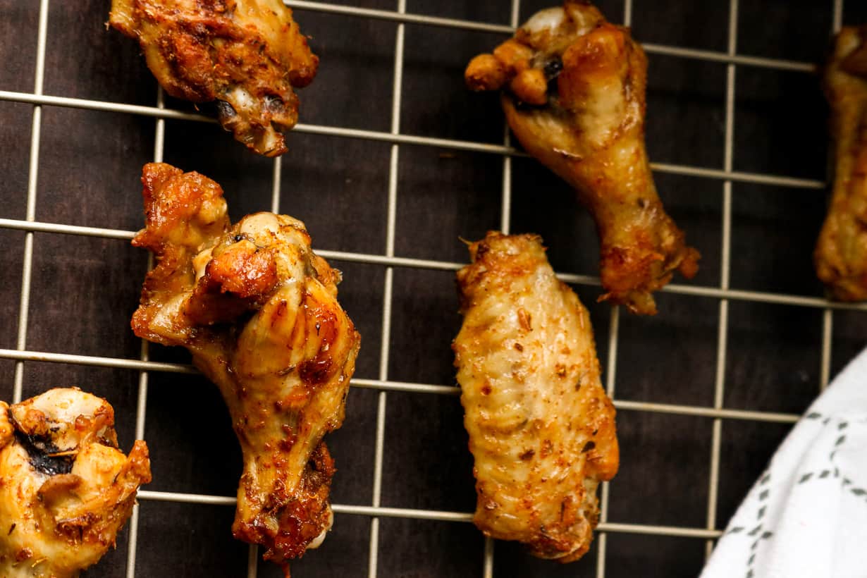 instant pot air fryer chicken wings on rack