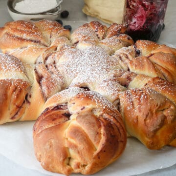 twisted bread topped with powder sugar