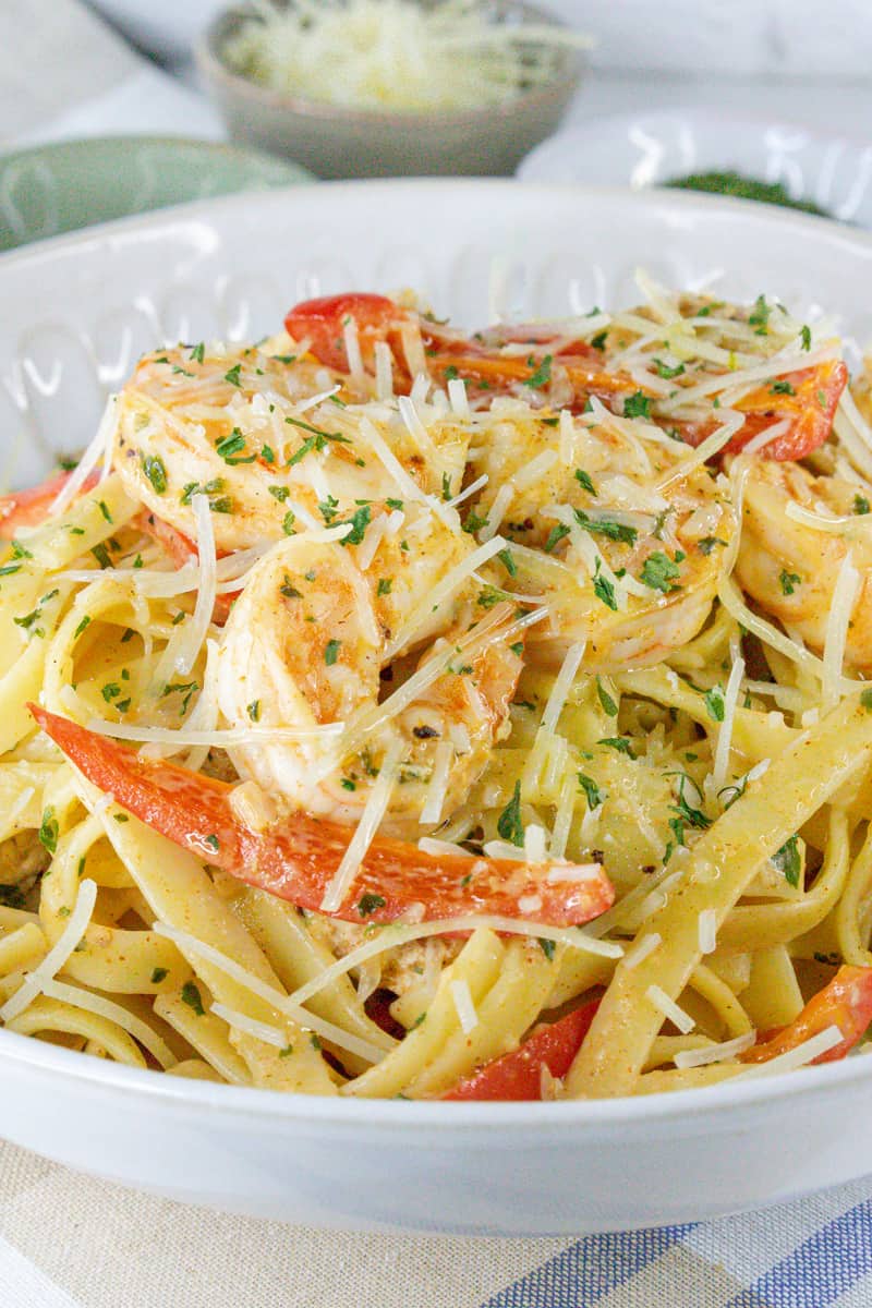 chicken pasta cajun in a bowl