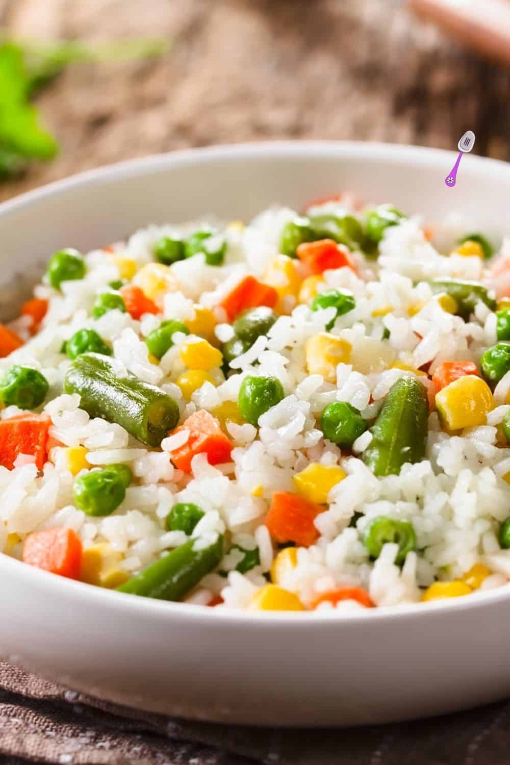 vegetable rice in white bowl