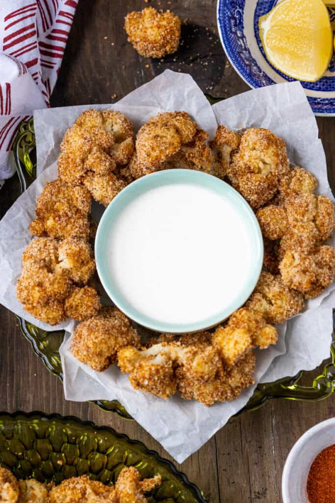 Super crunchy Air Fryer Cauliflower With Yogurt Sauce