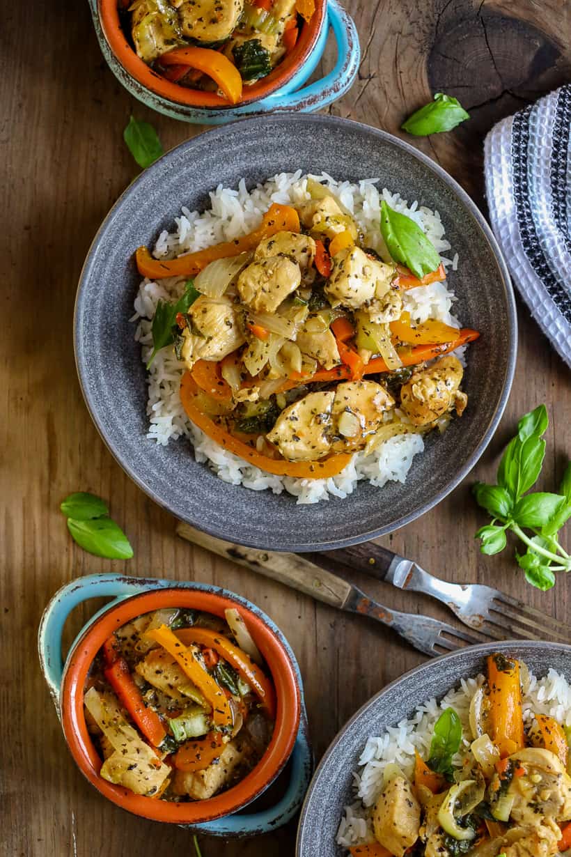 cooked garlic basil chicken with fresh basil