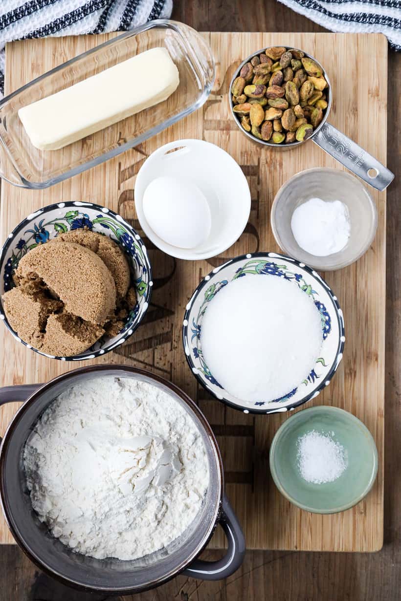 Ingredients to make pistachio cookies