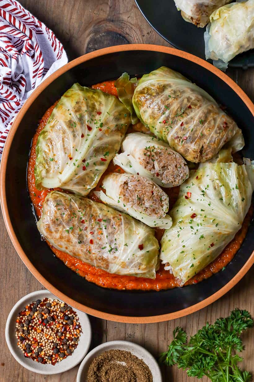 stuffed cabbage rolls in sauce