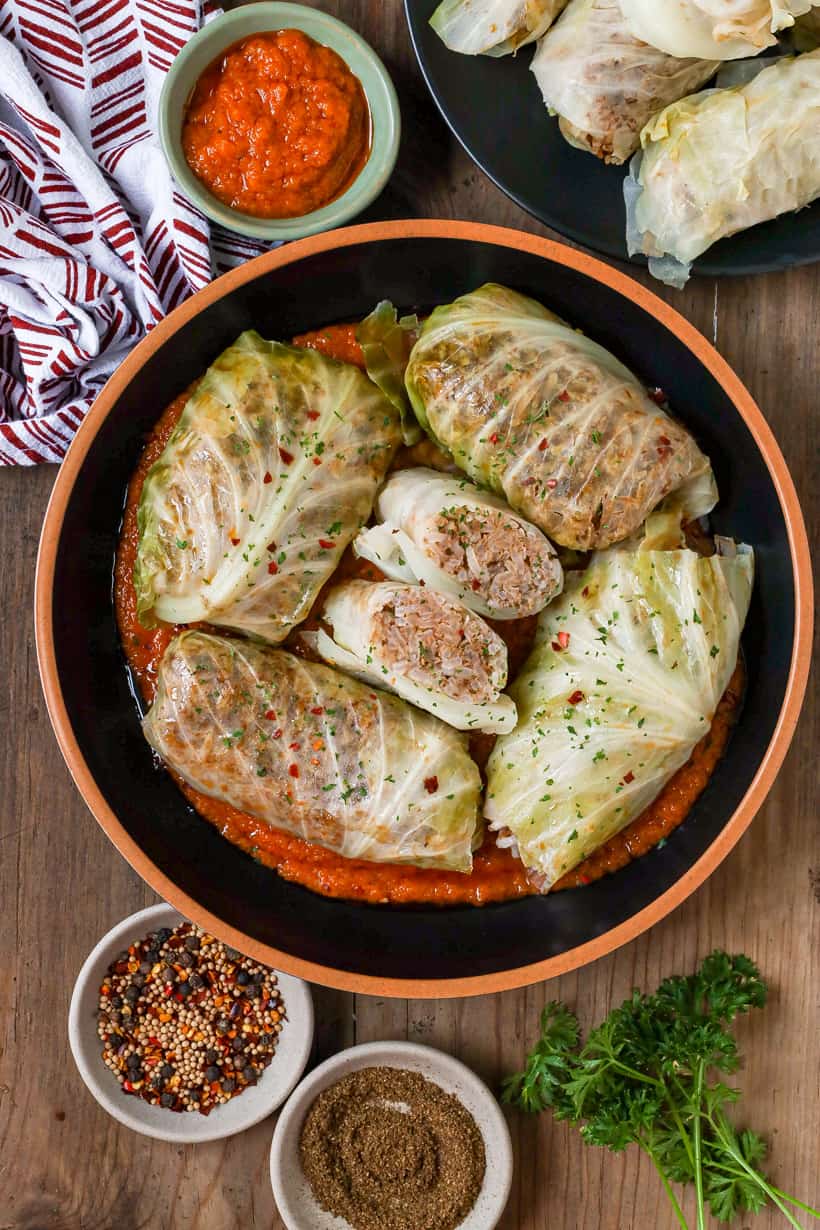 stuffed cabbage rolls in sauce