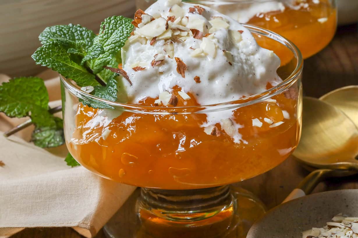 Kabak Tatlısı in glass with ice cream and mint
