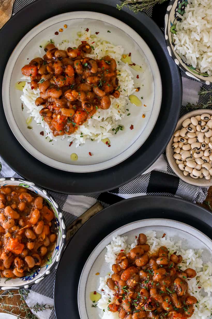 Black eyed pleas over white rice