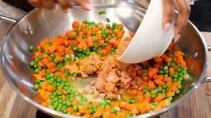 Adding tuna to vegetables