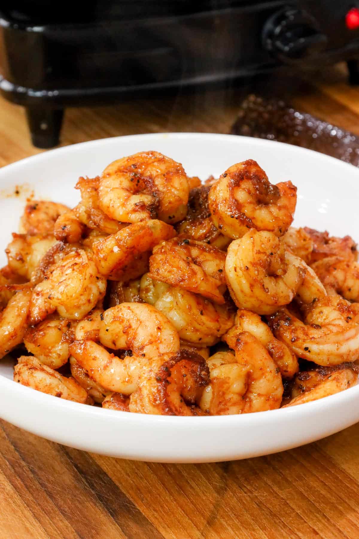 Cooked shrimp in a white plate