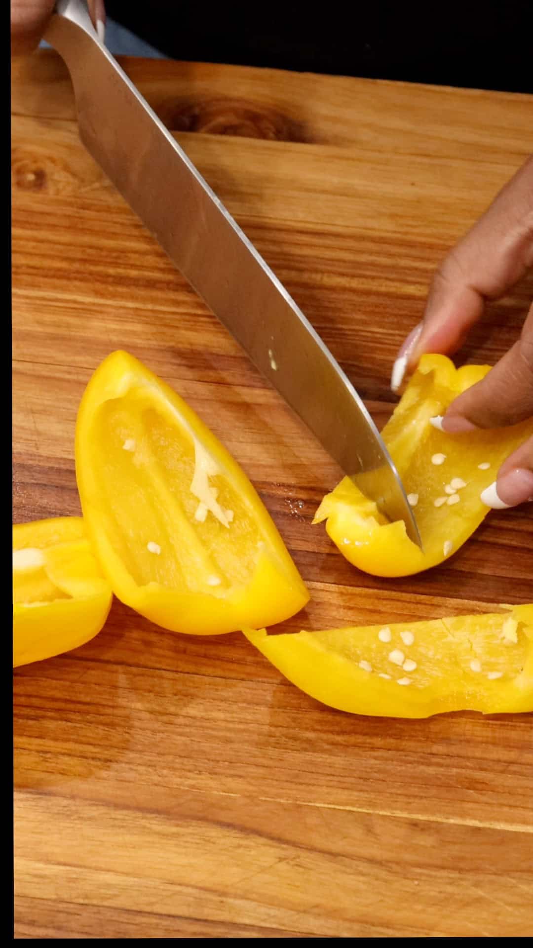 Cutting the peppers into slices