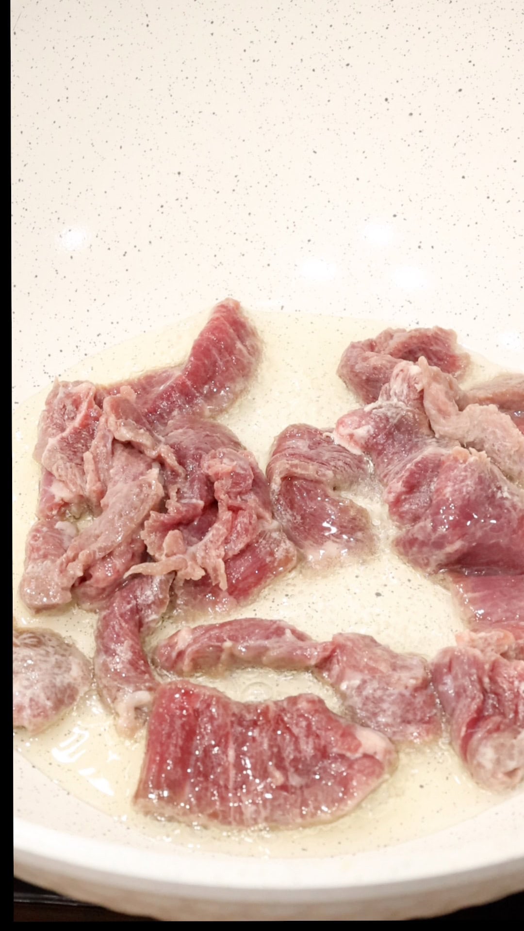 seeing beef in wok