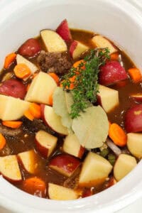 Ingredients and step-by-step guide (slow cooker beef stew)
