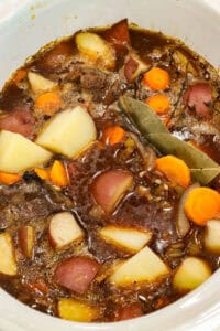 Ingredients and step-by-step guide (slow cooker beef stew)
