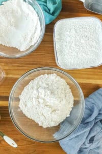 CAKE FLOUR WITH CORN STARCH AND ALL PURPOSE FLOUR IN GLASS BOWLS